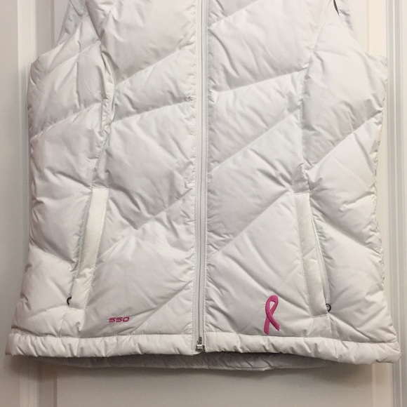 The North Face 550 White & Pink Puffer Vest - Picture 3 of 10